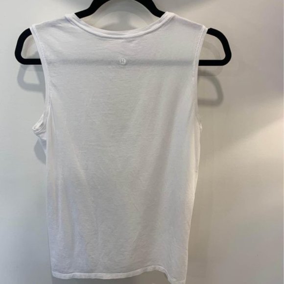 Lululemon lightweight white tank top. Crew neck. Size 6. Hem notch. - Picture 4 of 6